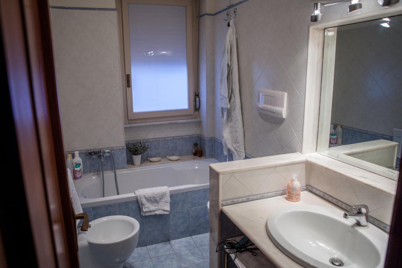 Un Tuffo Nella Baia Di Capomulini Bed & Breakfast Acireale Bagian luar foto