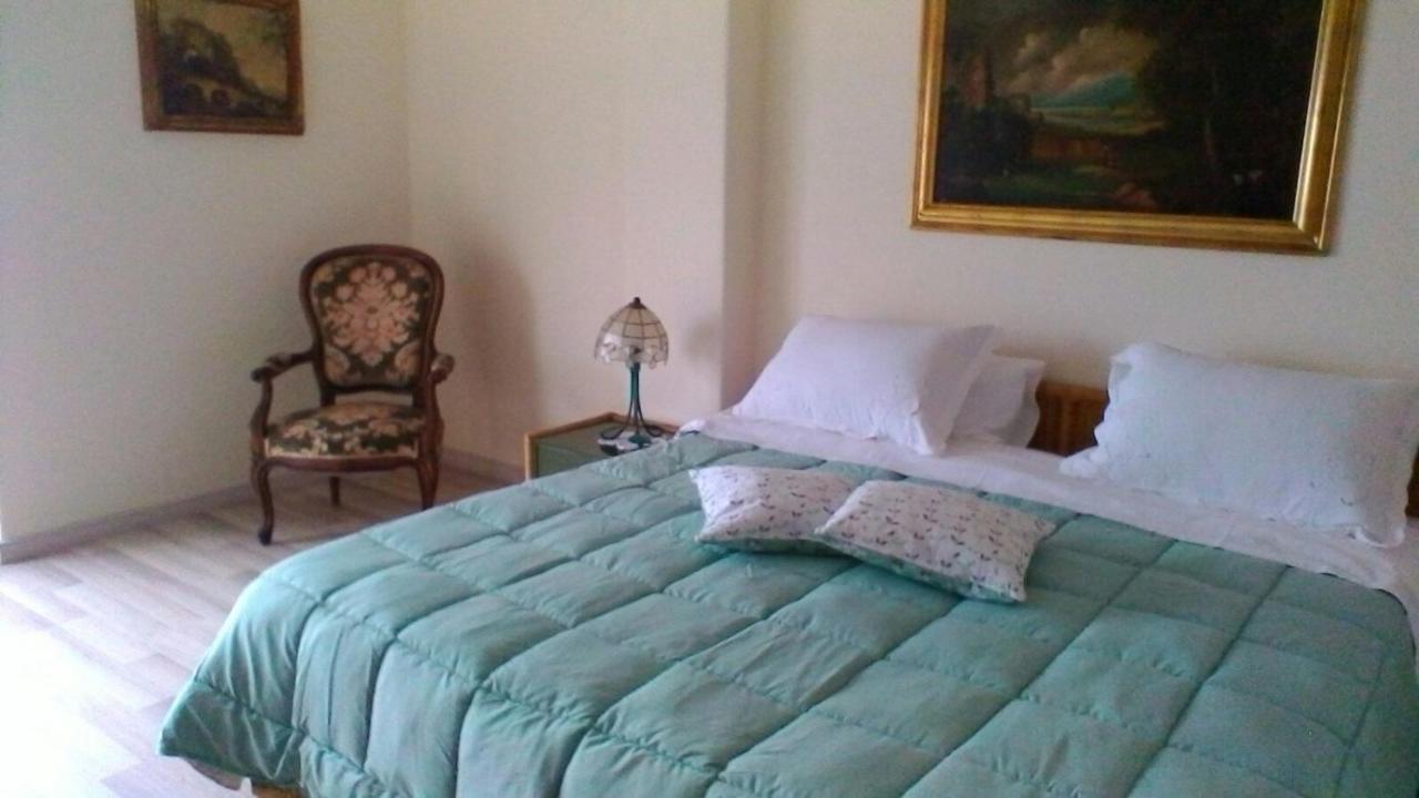 Un Tuffo Nella Baia Di Capomulini Bed & Breakfast Acireale Bagian luar foto