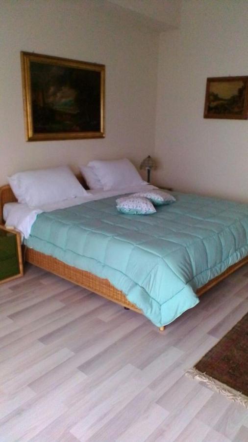 Un Tuffo Nella Baia Di Capomulini Bed & Breakfast Acireale Bagian luar foto